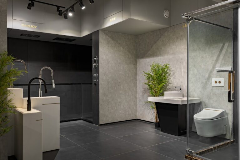 How to Curate the Perfect Bathroom Accessories Set