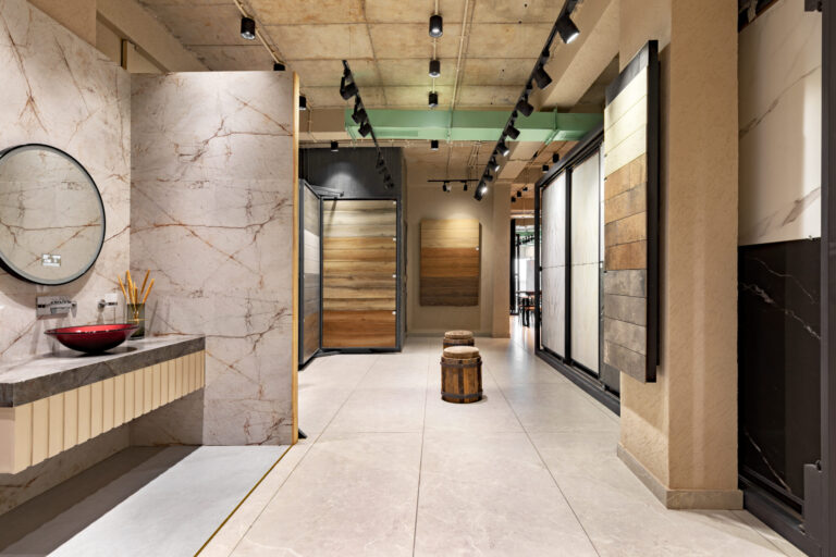 How To Make a Bathroom Stylish With Glass